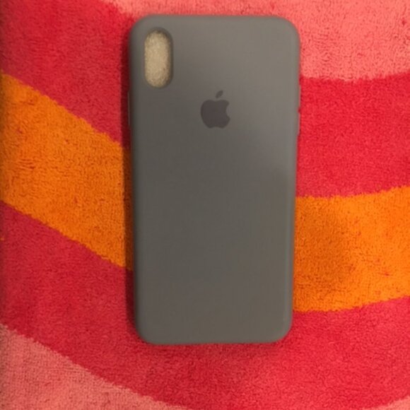 iPHONE XSMAX CASE, BOX, CHARGER and EARBUDS - Picture 2 of 4